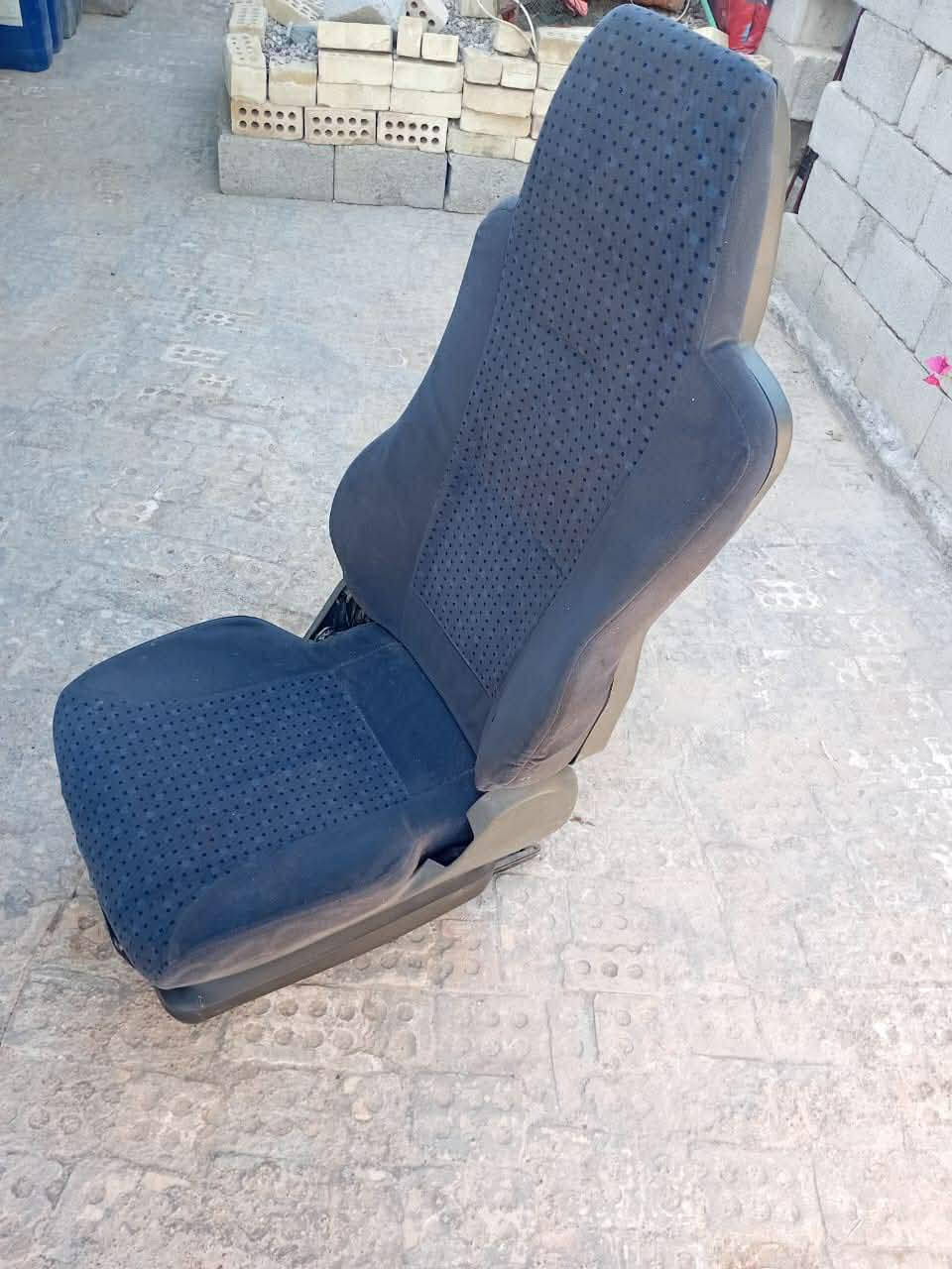 السلام عليكم كشن نظيف للبيع مال سيارة مان صفحة السكن  عنوان تقاطع نهروان    ***********
