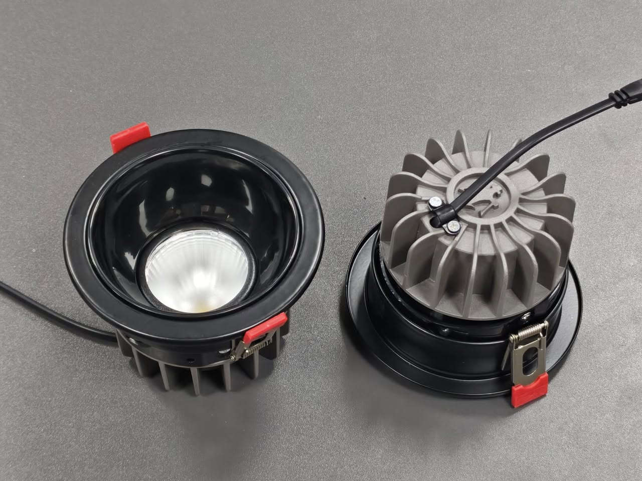 Hot selling spot light.can make 6500k 3color 4CCT 
Welcome to your inquiry


**إذا كنت صاحب هذا الإعلان وتريد حذفه لأي سبب، رجاءا أرسل رسالة إلى الدعم الفني**