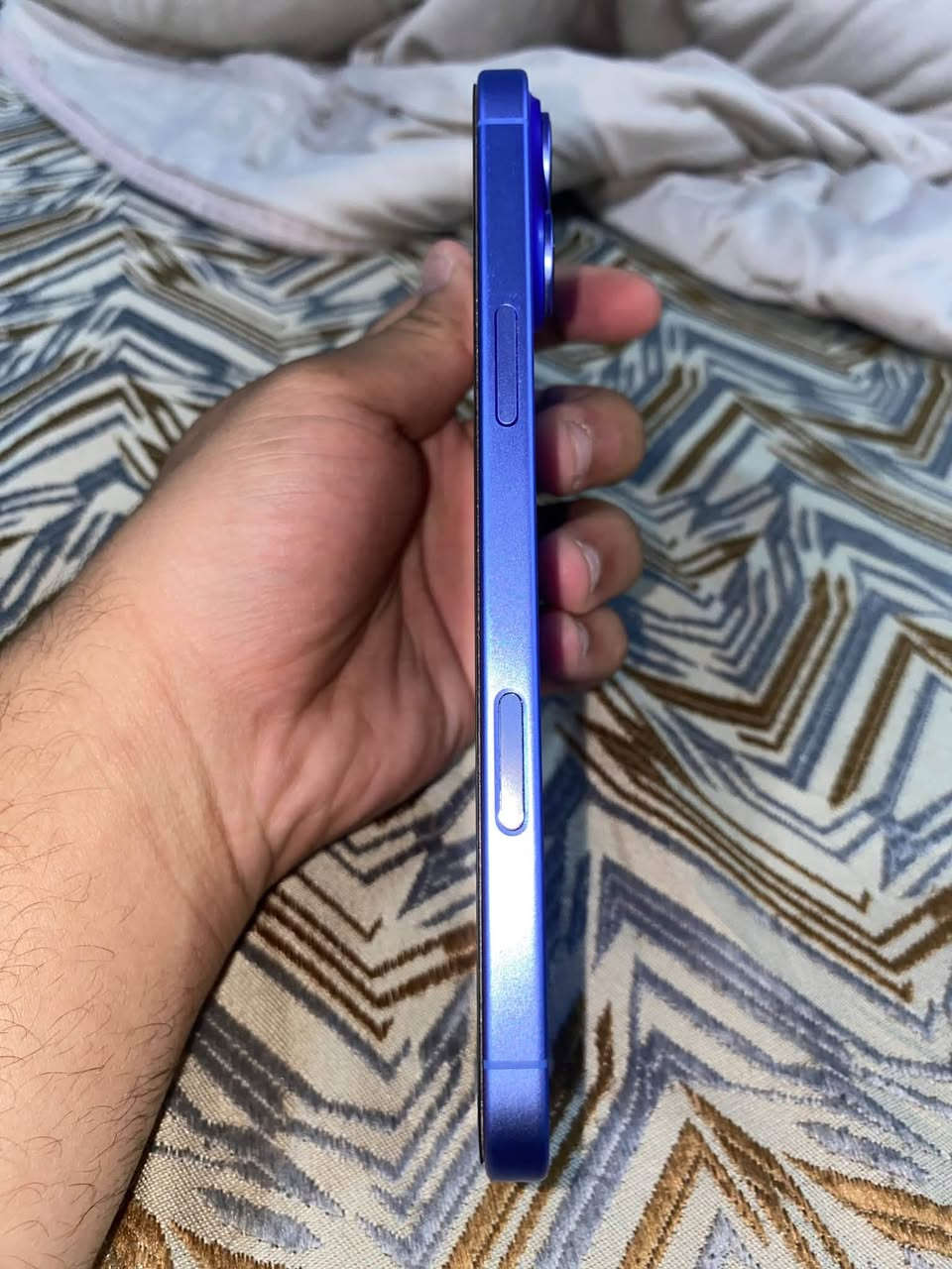 ايفون ١٦ بلس ( iPhone 16 plus ) 

مستعمل نظيف جداً حسب ما مبين بلصور استعمال قليل غير مكثف بعده داخل الضمان 
البطاريه ١٠٠ 
الذاكرة ١٢٨ 
السعر مليون و ٢٠٠ الف 
او مراوس بأيفون ١٥ برو ماكس 
مكاني بغداد 
***********
