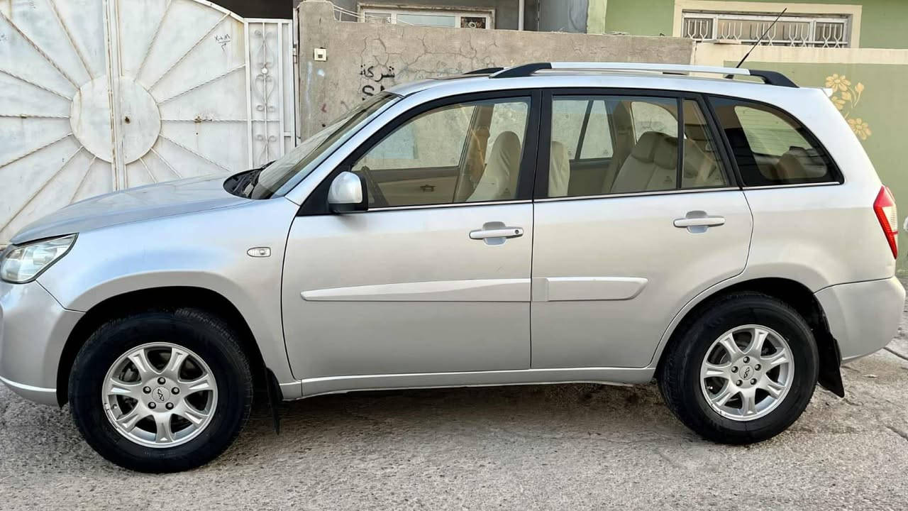 السلام عليكم شيري تيكو 2014 مكينة 20 كير ميكانيكي المرغوب مكينة وكير شرط صدر امامي وخلفي كامل  سيارة باسمي ورقم اربيل دولي سنوية 2029  ثاني يوم تحويل سيارة مامطلوبة لا لمصرف ولا غرامات سيارة كلين  بدون صبغ تبريد شغال ثلج تدفئة شغال شاشة اندرويد طخم تايرات سيارة مال بيت مكفولة كفالة عامة كوبون بنزين بيها وبيها شوية تقحيل بالبنيد بالصور مايبين وفول مواصفات كشنات هيتر فتحة سقف جام يصعد وي السويج لايت زنون نهار السعر 77 وبيها مجال او مراوس عنواني الموصل ناحية بعشيقة *********** اسيا 
*********** كورك وواتساب على الرقمين موجود وغير متواجد عالفيسبوك
