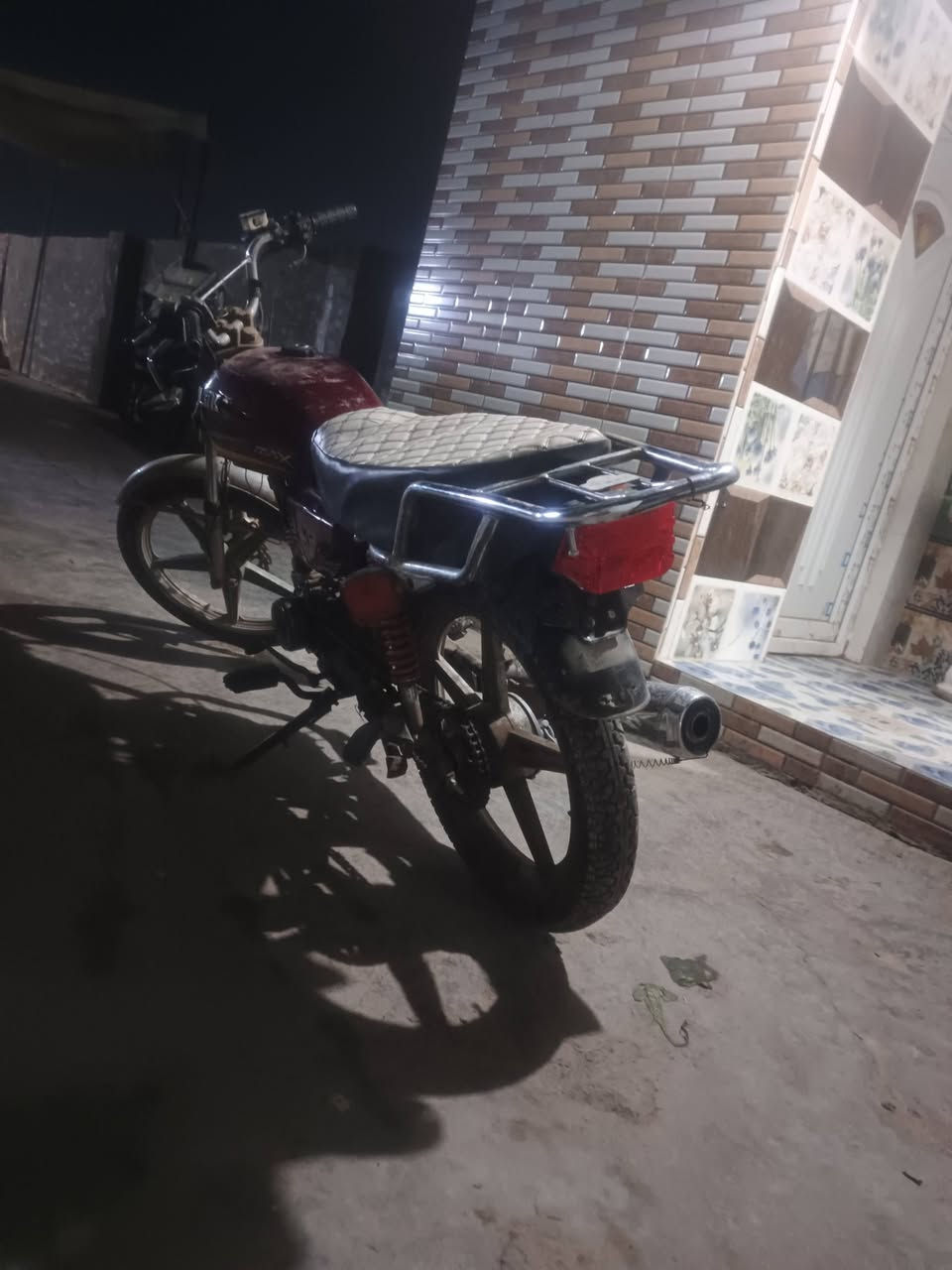 سلام عليكم شباب إيراني تايكر اربعه كير ماطور مال روحه وجيه يرادله بس ضفيره وقبق مال ماكنيت ماطور شغاب نكره هندر محرك خير من الله نشاط فول للبيع أو مراوس شعدك نزل حتلو بجهاز ***********
