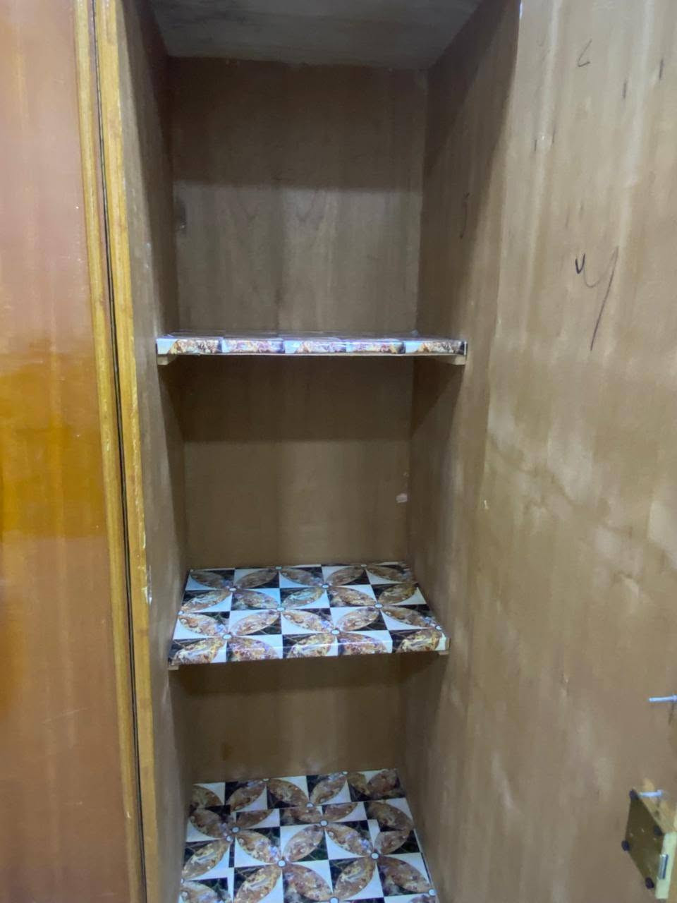 كنتور للبيع نضيف كلش ب٢٥٠ وبي مجال ‏‪***********‬‏
