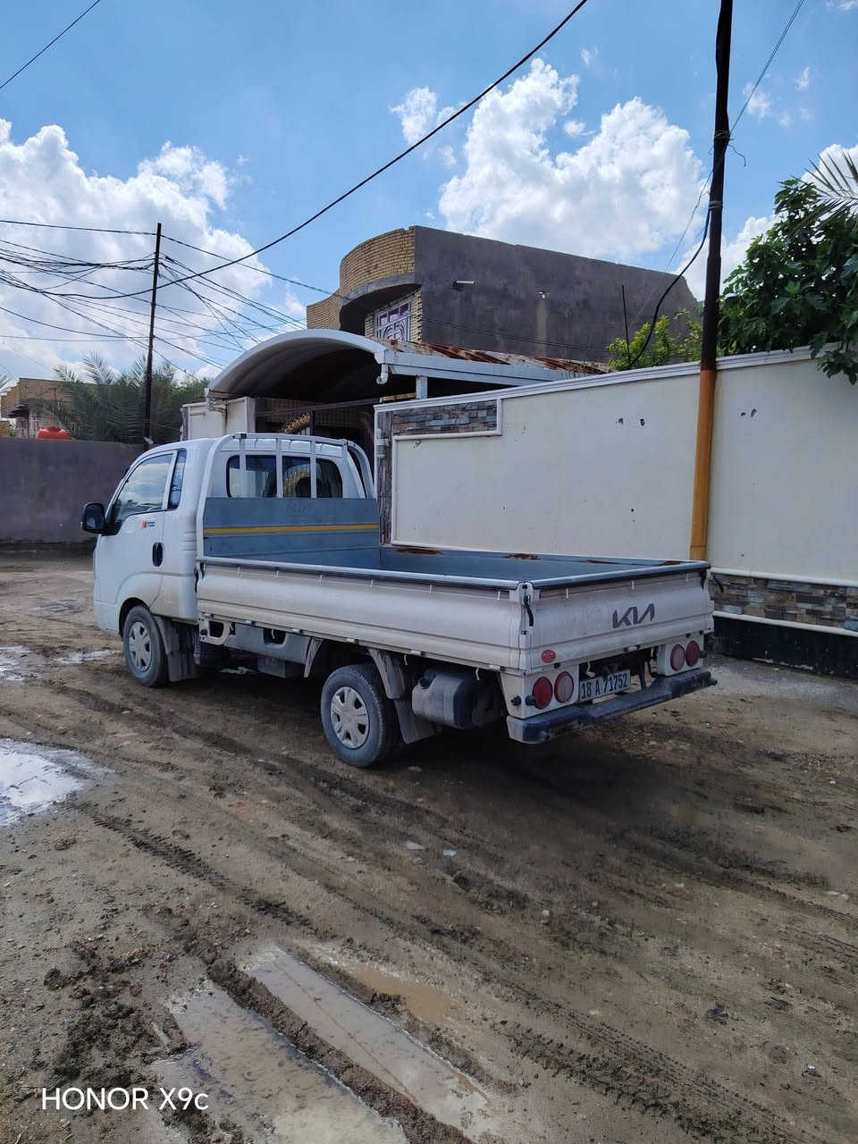 السلام عليكم للبيع كيا موديل 25 السياره كفاله ماشيه 21 رقم بابل السعر 158 بيه مجال بسيط الرقم ***********
