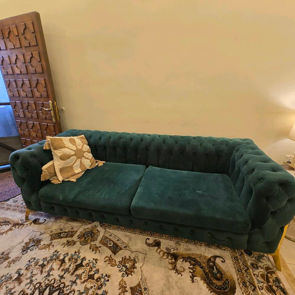 تخم ٨ مقاعد مستخدم شوية القماش يرادلة تنضيف 
المكان بغداد البنوك