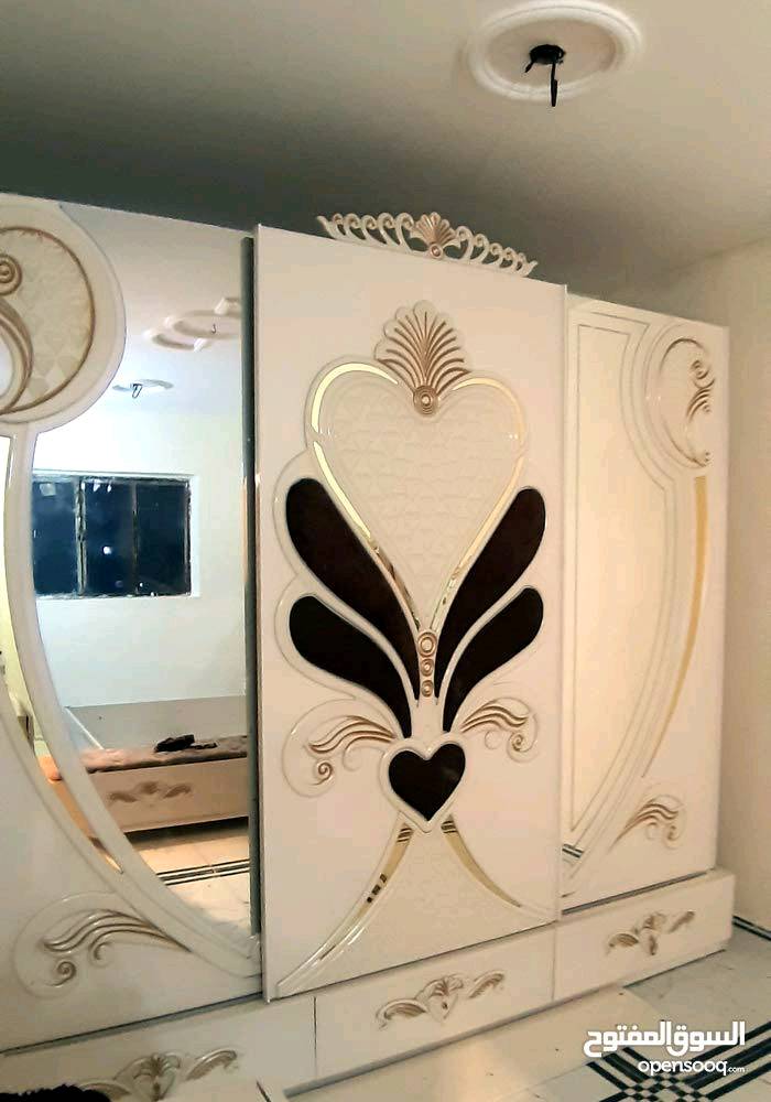 سلام عليكم 
👷‍♂️نجار👨‍🔧الغرفه النوم  فتح و شد و تصليح🔨🛠 كل نواع الغرف النوم التركيه وصيني و العراقيه و الماليزي و مصري 
و كاونترات تركيه فتح وشد تصليح و صبغ و تلميع صاج وصبغ  حراري الغرف النوم العراقيه 
تصليح الغرف النوم التركيه تبديل سجه البواب سلايت 
تبديل تايرات بيبان سلايت
و تصليح صبغ بواب منزل🚪🚪🪑 كل نواع الاثاث المنزلي  
بسعار مناسبه 💰
في كل مناطق البصرة 
***********
***********