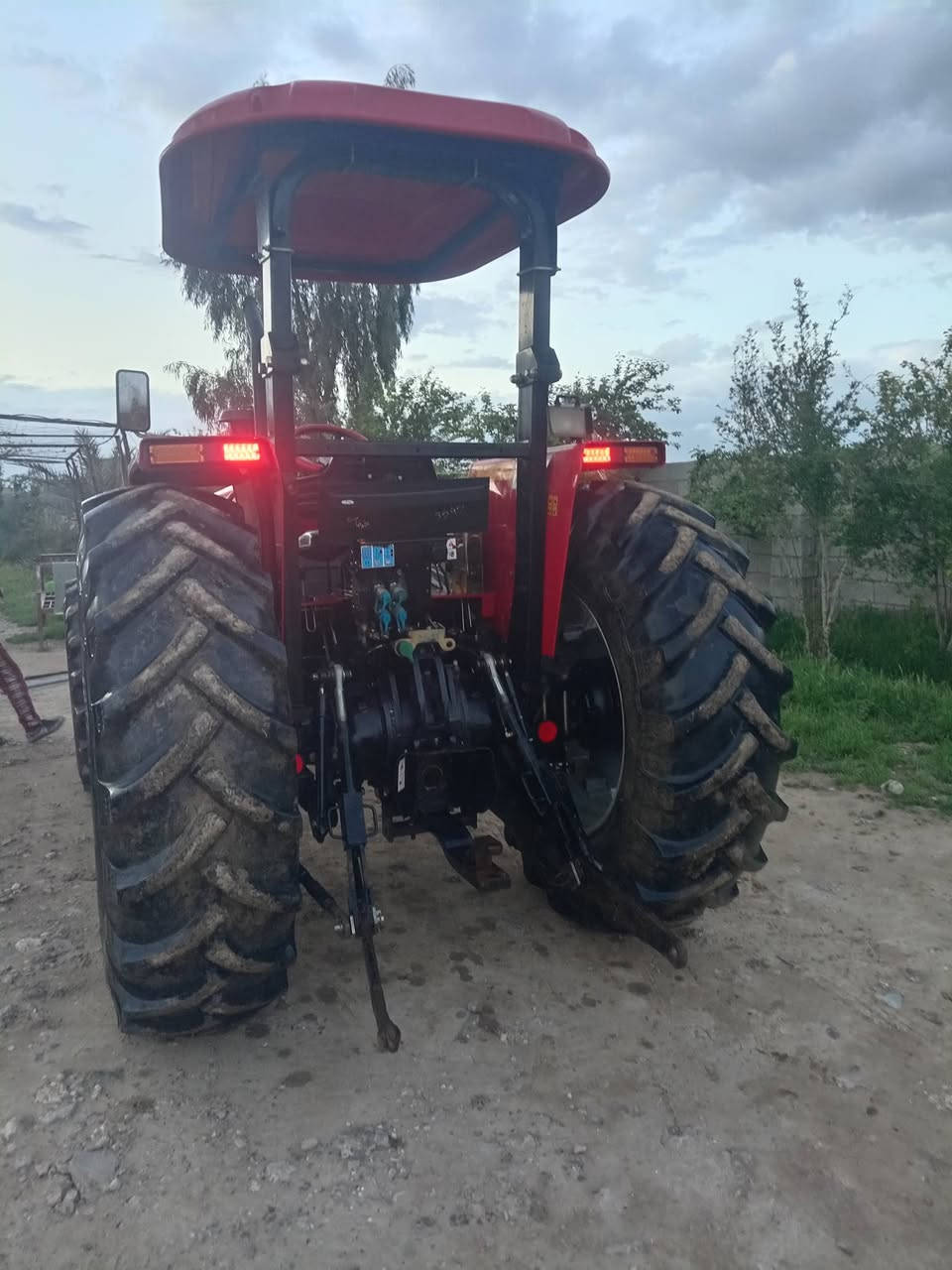 السلام عليكم 
تنكتر ايراني 6سلندر 
موديل 24
محرك گير اكسل تايرات كهربائيات كلو شركه 
لاتنقيص ولا تبخير 
رقم سليمانيه شرط التحويل 
المكان الحويجه ناحيه العباسي 
اتصل ***********
