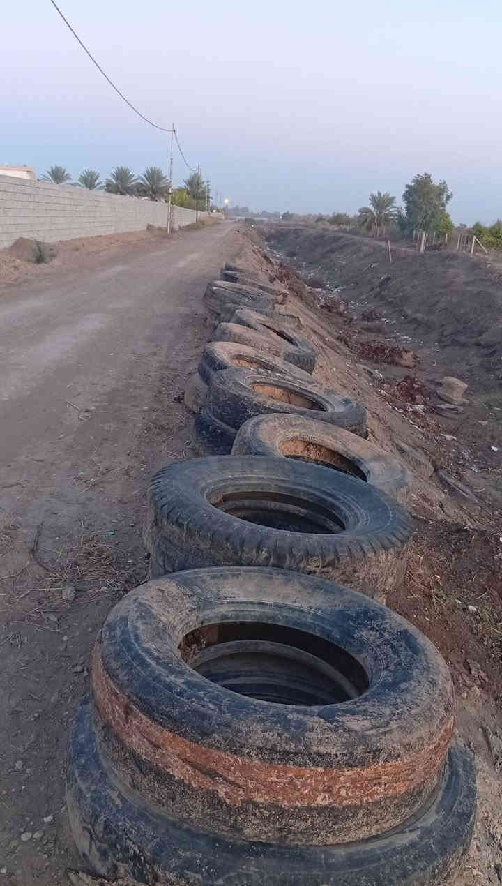 للبيع تايرات عدد 60 مع عكال قمريه طول 400 متر المكان بلد ***********
