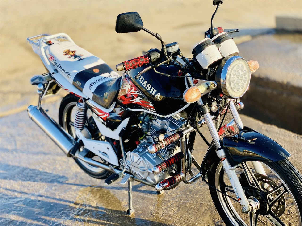 السلام عليكم

هيوشه للبيع ويرهم مراوس حسب القناعه  
موديل 2019 
الماطور جاهز اخذ تراي وين متريد   السعر 575 وبي مجال
***********
