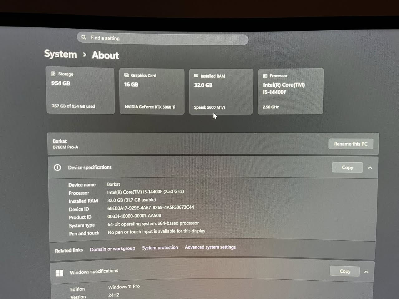سلام عليكم سيت اب كامل للبيع
الكيس 
i5 14400f 
AsRock B760M pro D5
Lexar 32gb 5600
Galax 5060ti 16gb 
1T
750 watt 
كيس ابيض زجاجي 
الشاشه 
2k
ips
165hz
شاشه كيرف من سامسونك ادائها يخبل مال مراجل 
باقي الامور
Ups falcon 2000w online 
Mouse attack shark x11
Keyboard ميكانيكي تجاري
Headset محيطي يمشي الحال
ميز كيمينك RGB من Fantech
كرسي كيمينك مريح ومرتب 
ابيعها كامله الافضل لان محتاج فلوسها
قيموها كامله والي يشوفها تناسبه يتفضل واتساب او يتصل ع الرقم مو دائما موجود ع الفيس 
***********

