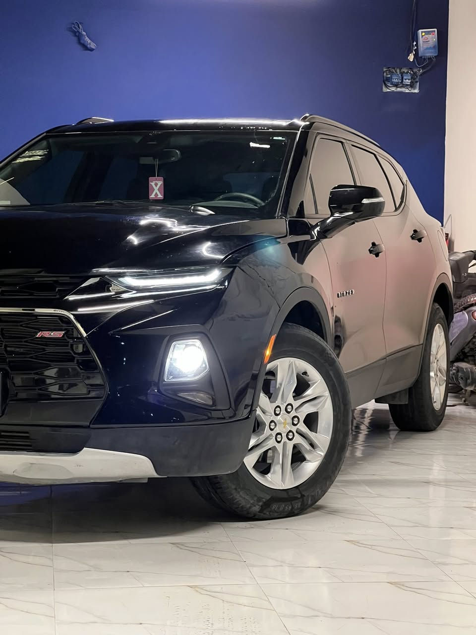 بلايزر موديل 2022 رقم 19 
Lt2 اربعة سلندر 
حادث موضح بالصورة 

بـ 195
 مكان السيارة كربلاء 
***********
