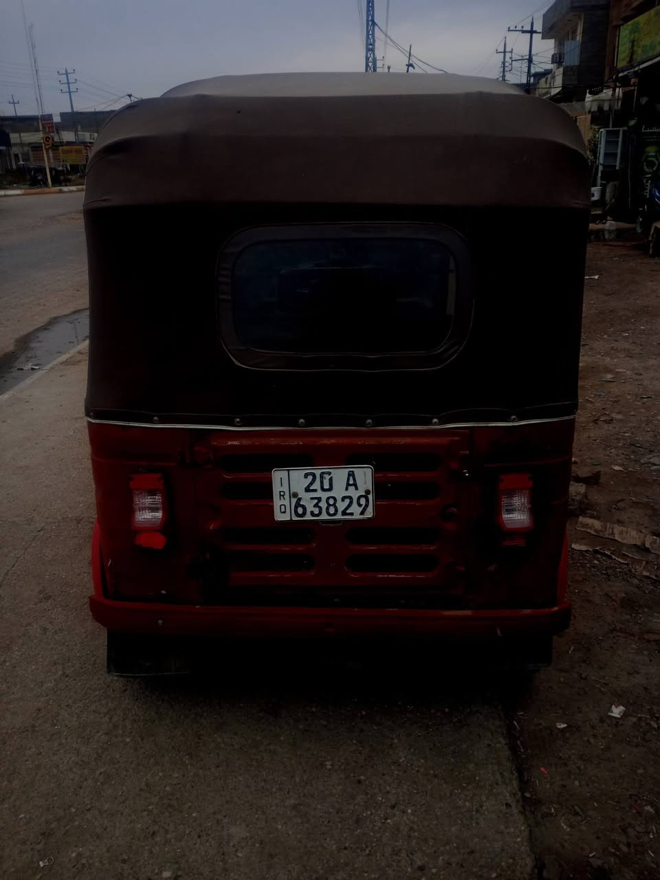 تكتك موديل 2017 شهر ال 9. بيها مكينه مال20  نقصها عينه وصبغ عام السعر 3/750 وبيها مجال 
*********** رجاء الموشراي لا يتصل
