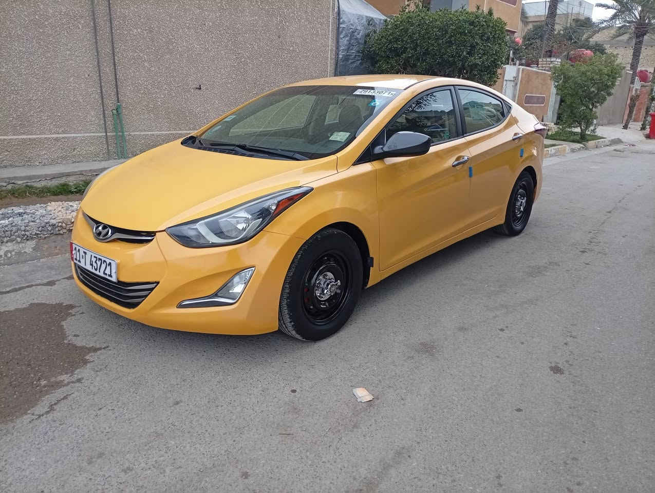 النترا ٢٠١٤ امريكي 
بيها تبديل بنيد وباب بدون دواخل 
مكينة وكير وصدر وتبريد مابيهن نقص
السيارة متصرف عليها ربع 
السعر ١٠٥ وبيها مجال 
***********
