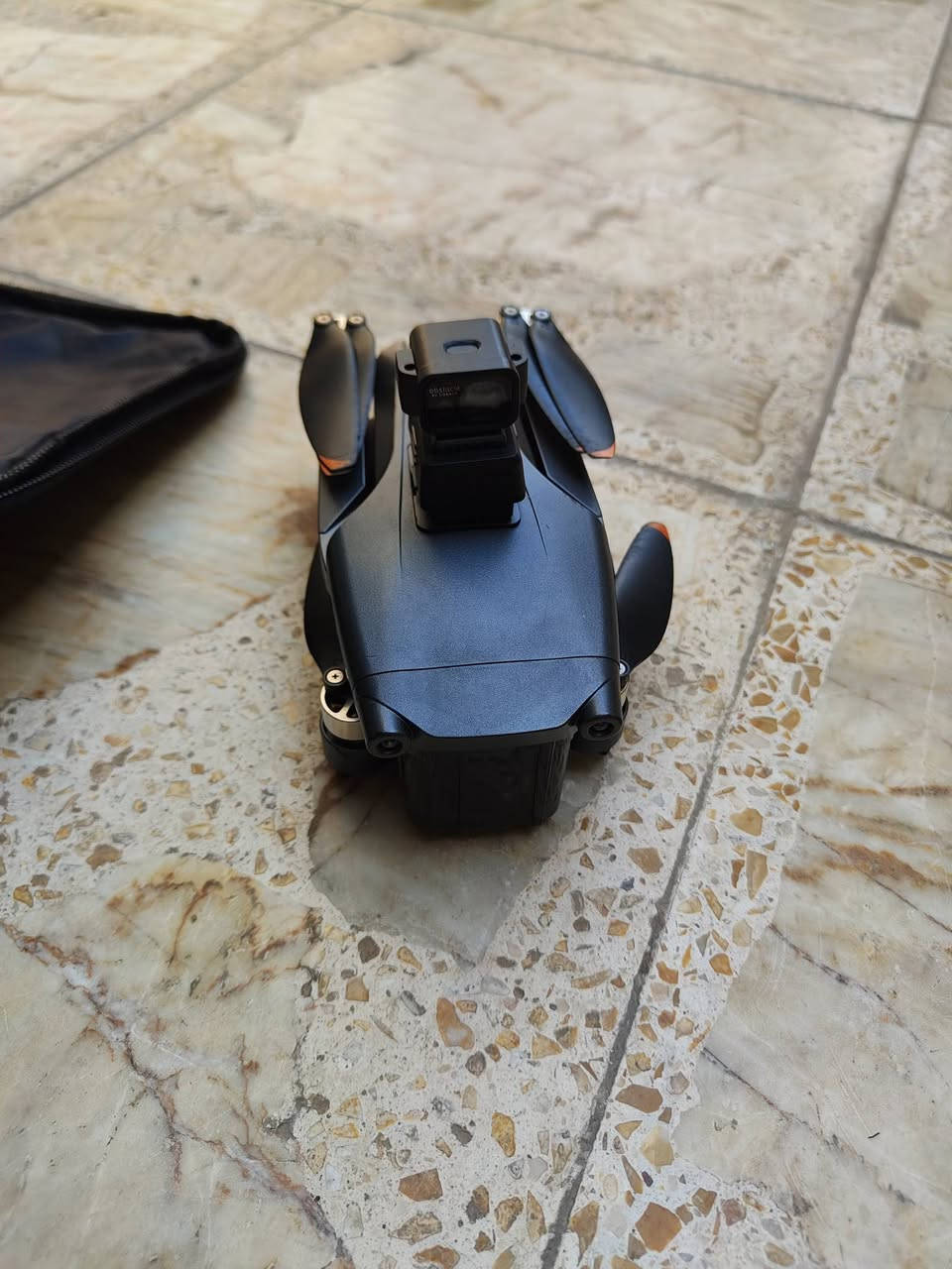 للبيع مزاد يبدي من 100 الف اعلى سعر بالعافية الدرون مستخدم كلش نظيفة 🥰
ال600 برو ماكس مستخدم 
كمبل ثلاثي 360 درجة 
L600 pro max 
حساس مانع تصادم ليزري
بطارية 30 دقيقة
جي بي اس رجوع تلقائي 
مدى 3 كيلوا ارتفاع 150
تصوير 4كي كمبل ثلاثي 
كلش نظيف وشرط الشغل والفحص والطيران
 توصيل متوفر لكل المحافظات وبالعافية عليكم


**إذا كنت صاحب هذا الإعلان وتريد حذفه لأي سبب، رجاءا أرسل رسالة إلى الدعم الفني**