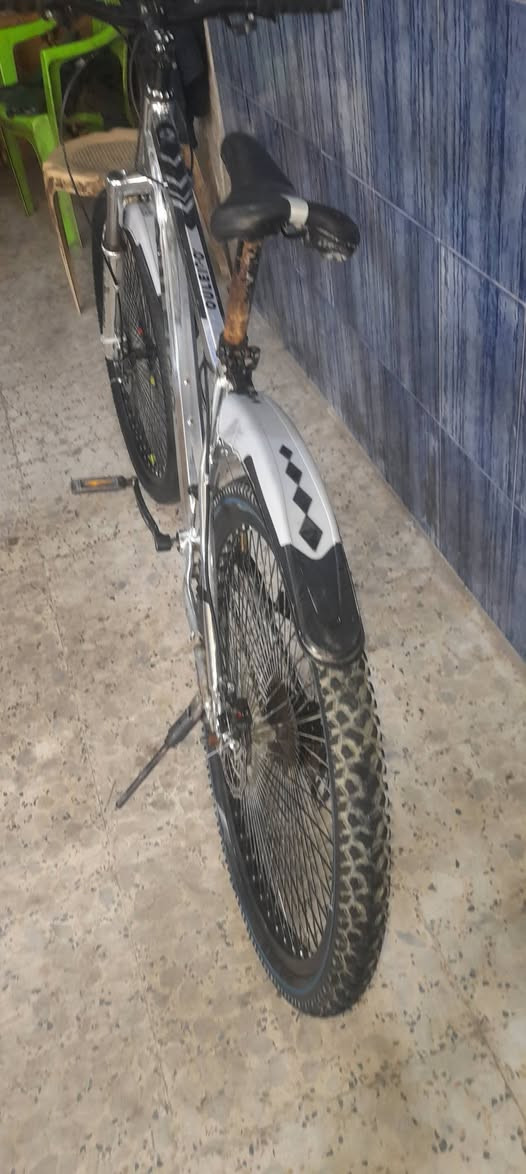 السلام عليكم بيسكل مستعمل للبيع السعر 100 العنوان بغداد الشعله


**إذا كنت صاحب هذا الإعلان وتريد حذفه لأي سبب، رجاءا أرسل رسالة إلى الدعم الفني**