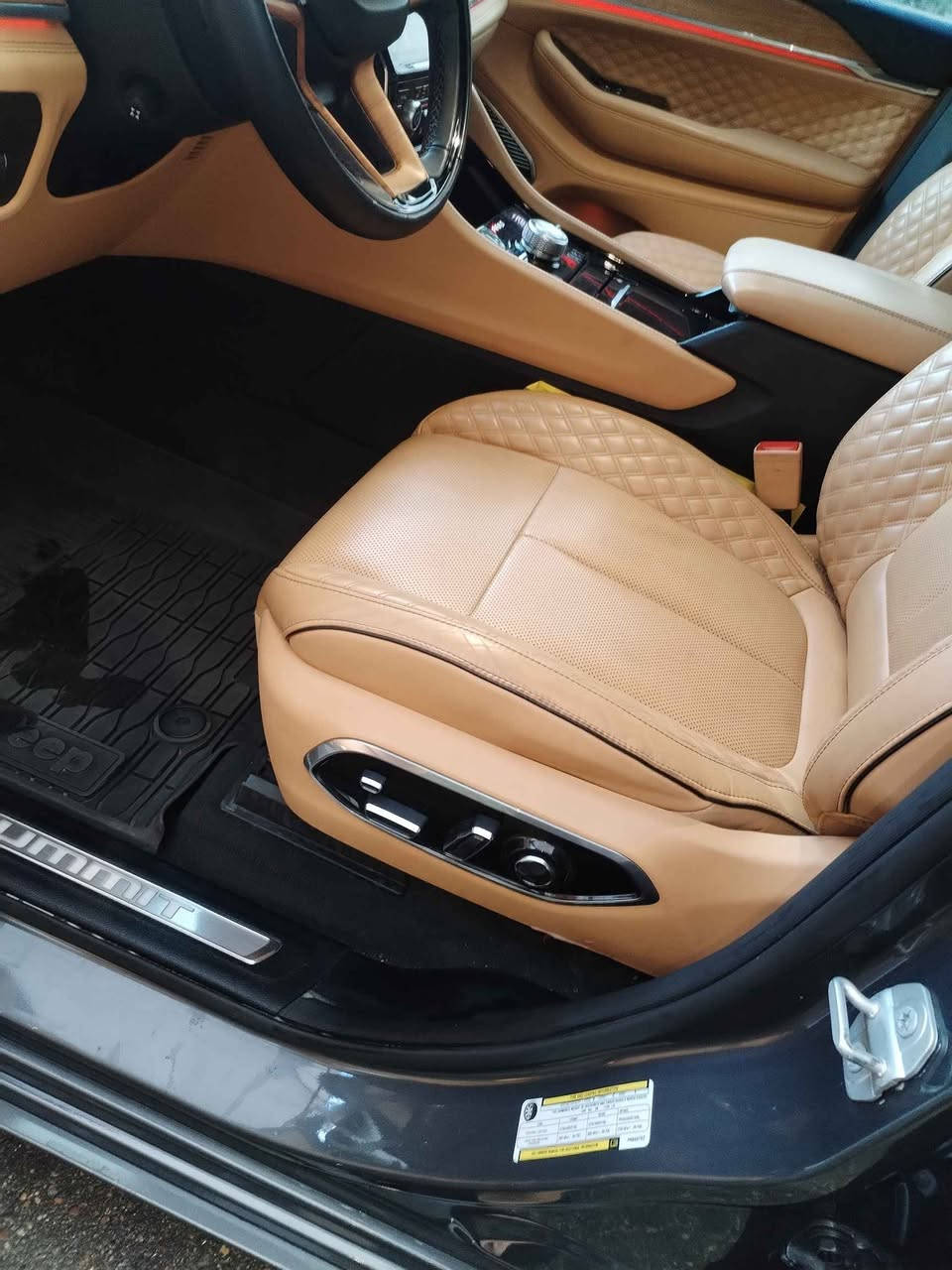 سلام عليكم جيب للبيع او مراوس حسب القناعة موديل 2023 حادثها جاملغ اوبنيد بدون داخل  فول السياره كل نقص مابيها 1 /1 مواصفات بدون رقم فحص مؤقت
سعر 28500 مكان بغداد حي العامل رقمي *********** Colombo, Sri Lanka
