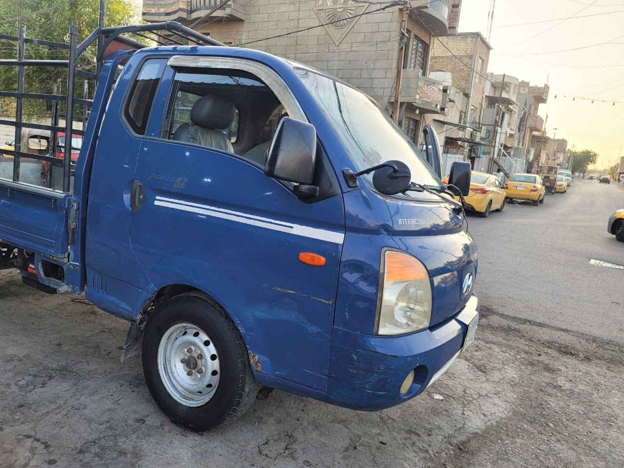 السلام عليكم كيه حمل للبيع موديل 2004 مكينه وكير خير من الله بغداد باسمي تحويل ثاني يوم  بيهه بس البور يرادله تصليح تبريد شغال  سعرها ٦٥ ورقه 
 تلفون ***********
