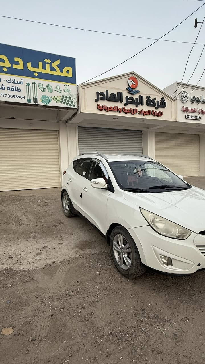 توسان موديل 11 البيع مكاني سامره بيه صبغ قطعتين باب السايق والباب الخلفي سطحي الضرر بدون دواخل بيها بارد أشويه 
ملاحضه  (السياره بون اضباره )تُباع  
السعر 80 قفل ***********
