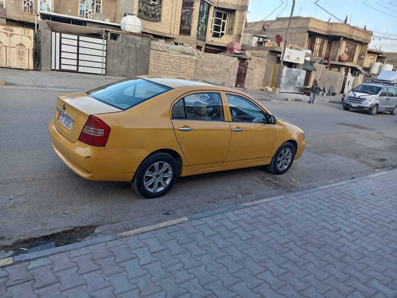 السلام عليكم ليفان رقم بغداد بسمي صبغ عام نقص التبريد تخم تاير صدر جديد كلشي شغال بيه السعر ٣٥ رقم الهاتف ***********
