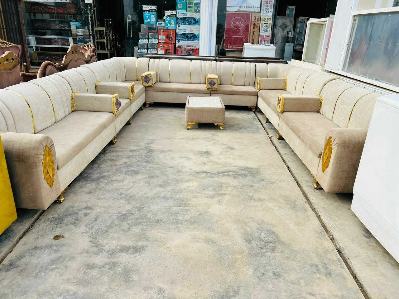 بمناسبه قدوم شهر رمضان المبارك يعلن معرض العبيدي  للبيع اثاث جديد ومستعمل عن وصول وجبه جديده  من اثاث   كاونترات بكل اللوان تخومه بكل اللوان زوالي كل ماتحتاجونه العنوان الضلوعيه الاتصال ***********
