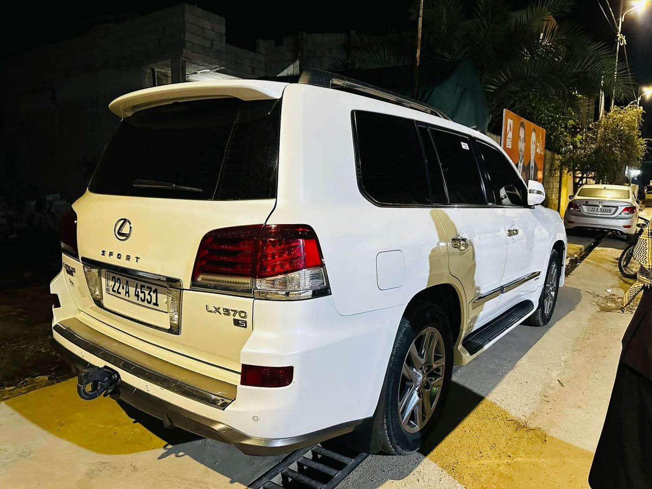 لكزز 2014. كفاله. عامه 
بس مكينه. مفتوح 
سياره. عله وضع شركه 
السعر. 400 بيها مجال 
سياره ماشيه  150 
***********
*********** أربيل, العراق
