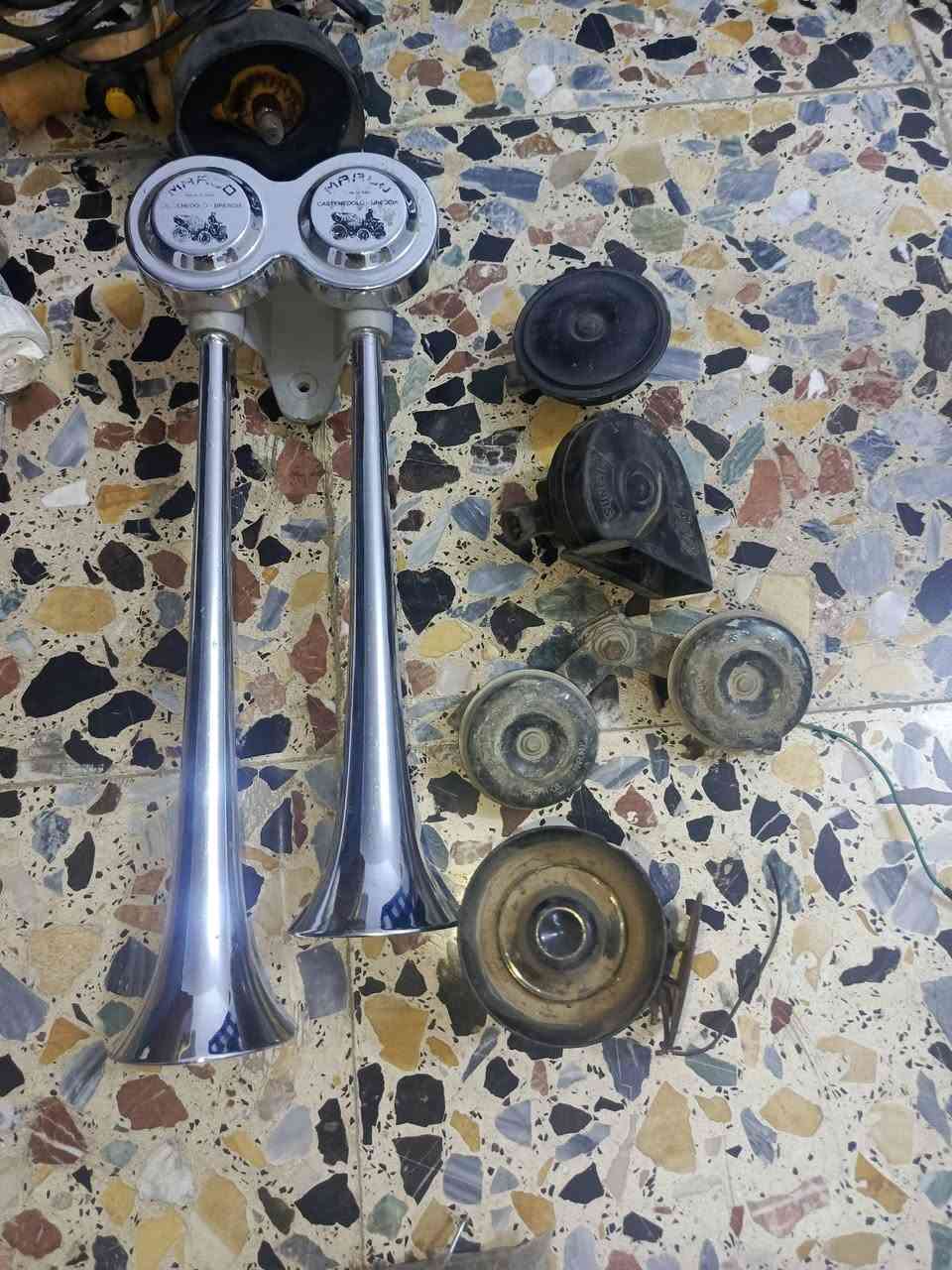 السلام عليكم اخوان كوز متك الشباب 😂😂😂 
اخوان غراض للبيع ملاحضة ابيع شلع ابيع شلع
1شبجه سوده 2 جهاز مال صبغ كهرباء 3كوسرة بولش كهرباء 4 هورنات 4 قطع وياهن صفاره 5 صوندات 6 اشاره بنيد  7 سهم ابيض 8 كب استدات 31 كب 9 زنون 3 قطع بلجيس 10 ابلوجكترات 5 نوعيات شغالات كلهن 11 ابلوجكتر فحل 4قطع زوجين شغالات  12 جكات 3 قطع 13 ويل اسبانه 3 قطع 14 ماسحات 3 قطع 15 هووك2 قطعتين 16 شمسية 17 شيال مال درع امامي زوج تفصال اثخن راصطة وقطعه ابلادية هنة وبراغيهن واشراتهن 18 زارية مال باتري  19 صوندة فارة غسل 20 متر شرط اصليه 21 دوشمة كشنات جديدة 22 استدات 13 عددهن 30 او اكثر كامل استد ونت 23 اكلوبات عددهن 20 كلهن جدد وسيت اكلوب بعدة بلكارتونة  قفايص وكلبسات علاكه كاملة بيهن بل 50 جيس اسف علئ  الاطاله اخوان ابيعهن شلع قيمهن كلهن واني بخدمتك اضافة الئ اكلبس كشنات وياهن كيلو كامل مكاني بغداد الحبيبيه هاذة رقمي *********** واتساب متوفر قيمهن وتعال اخذهن
