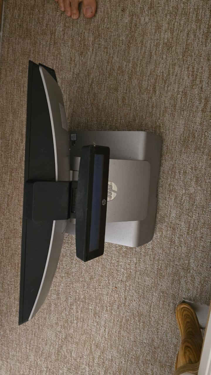 برنامج المربع+شاشة hp الاصلية
برنامج المربع افضل برنامج تستخدمه المطاعم الكبيرة بالعراق
شاشة hp الاصلية الثقيلة وليست التقليد
السعر يشمل البرنامج والشاشة  مليون و٢٠٠ الف
متوفر توصيل داخل البصرة وكل العراق

هاتف ***********
