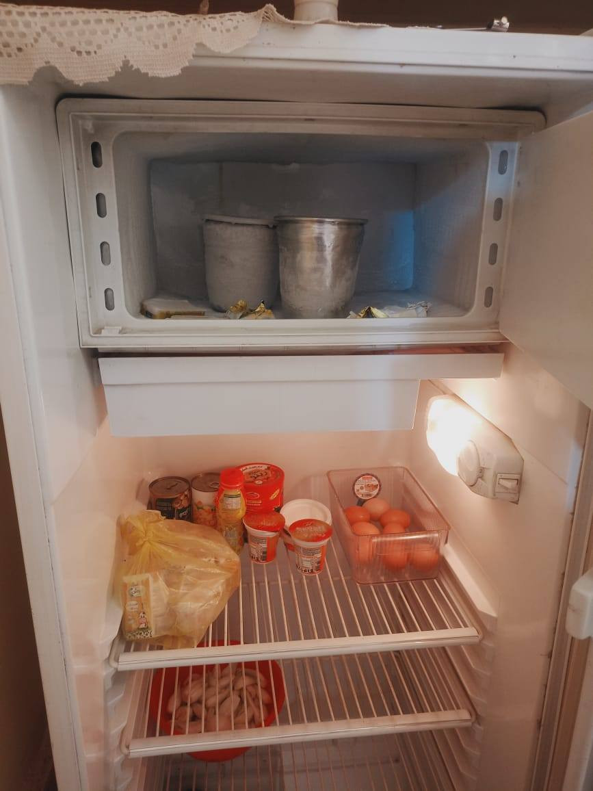 ثلاجه للبيع شرط فحص صناعه لبنانيه
250 وبيه مجال لشراي نظافه 100/100 وهاي كدامك وشوف مكاني منصوريه بل سايدين ***********
