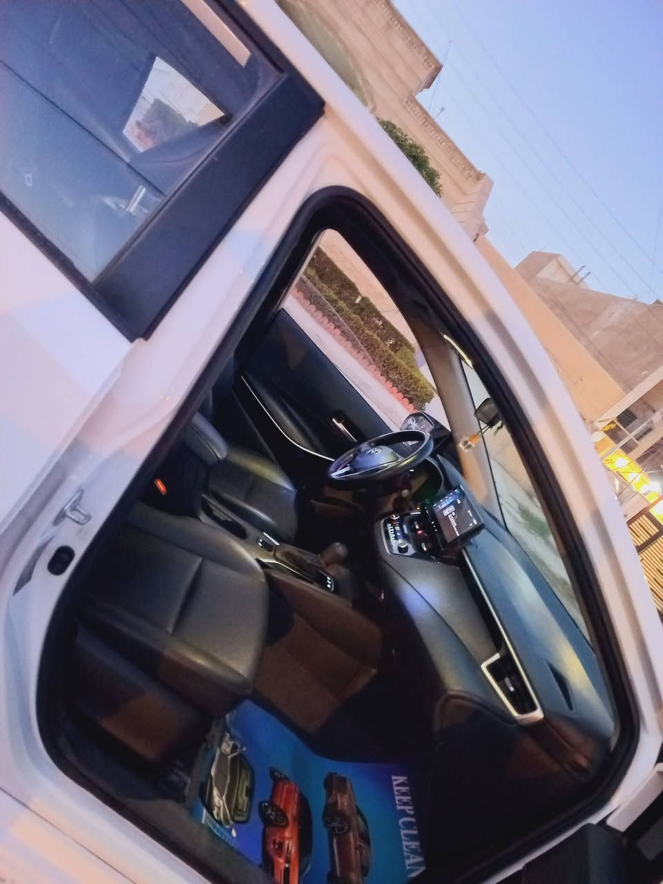 كورلا 2024 ماشيه ٣٥ مكفوله من بارد وصبغ وتبديل فتحه بصمه داخل جلد معروف موصفاته السعر ١٥٠ ورقه بيه مجال بسيط لشراي
عنوان بغداد السيديه 
***********
