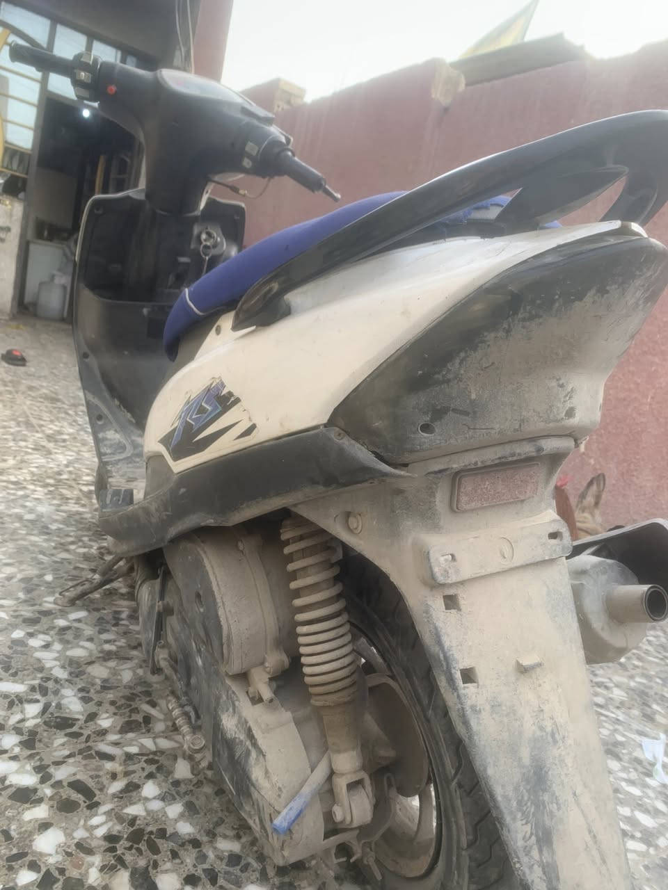 شباب دراجه تاركه يرادله ترتيب خارجي مكينته تخبل شلعه ومعدل سلف شغال سعر400 مكاني زعفرانيه جسر ديالى ***********
