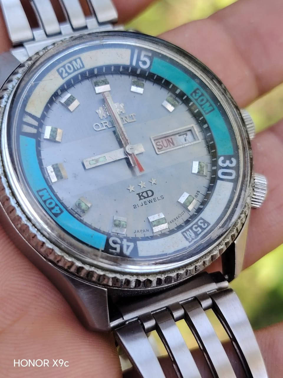 اورينت KD ORIENT
قطر 43
نظافه 90%
دي ديت
رنك دوار
وقت مظبوط
فطر بلجامه
.......................
السعر (80)  الف مع التوصيل سعر نهائي
***********9
