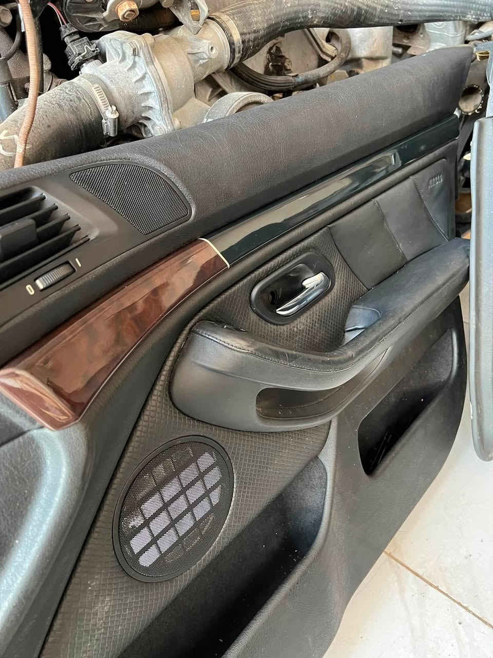 السلام عليكم
غرفه صقر اندفچولE39زيرو وارد يابان شرط ولازلغ100‎%‎100نضافتهه 

كامله من الطول للطول نقص ماكو من الدشبول للدشبول من الكاعيه للتنته بدون نقص من كلشي حتى ستيرن صاج الغرفه جديده جدا (سعرها 12ورقه كامله) كدامكم الصور والنضافه ***********
