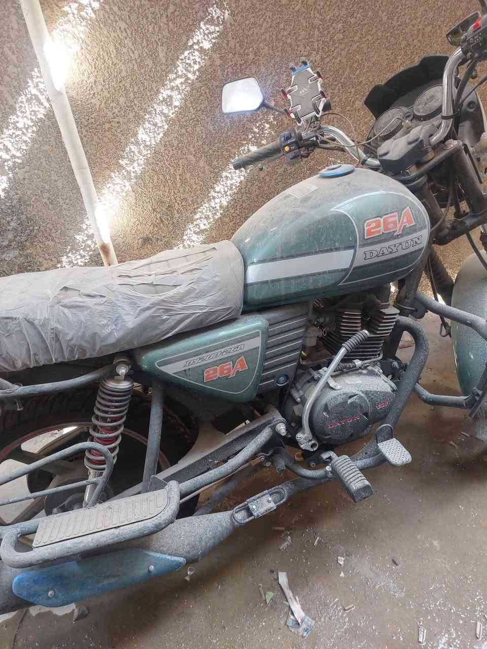 دراجه دايوان كلاسك للبيع رقم سليمانيه بعدها زيرو ماشيه فقط350كيلو شتغلت بيها يومين وبطلت بعدهي بدهن الشركه مفاتح اي برغي بيها سعرمليونين و500وبيها مجال كلش قليل
عنوان بغداد الدوره 
رقمي:***********
