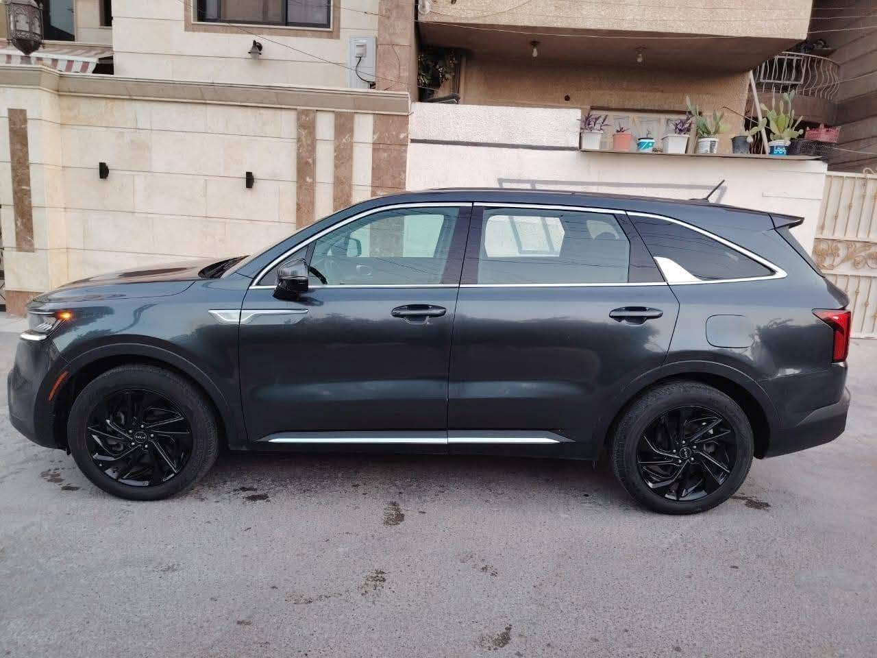سورنتو موديل ٢٢ وارد أمريكي بدون ايرباك حادث بابين صفحة السايق رقم بغداد مواصفات عادية ماشية ٨٢ الف مكاني حي التجار شراي يتصل على ***********صور الحادث عارضه 207 ورقة وبيه مجال
