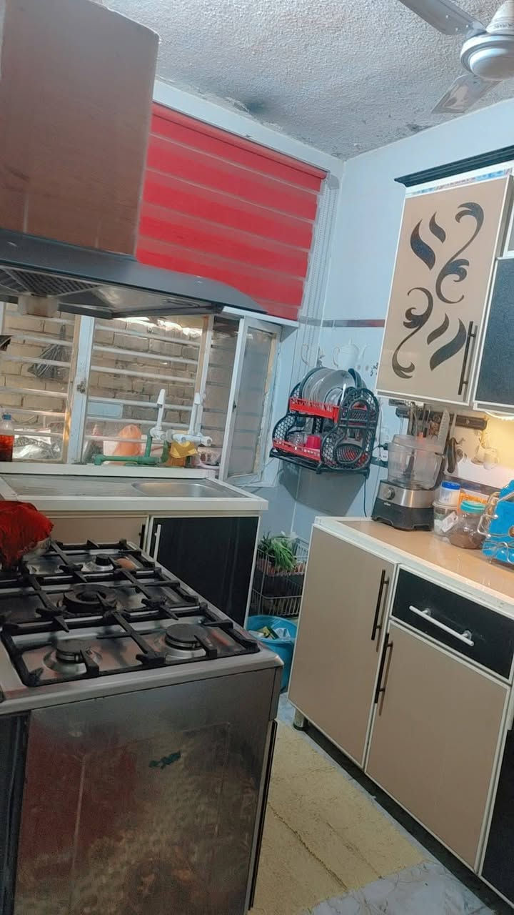 بيت للبيع مساحه 120واقع حال بسند100النزال20الواجه6 وبي  ستفسار هذا الرقم  *********** بيت ثلاث طوابق  ابو دشير خلف مركز
