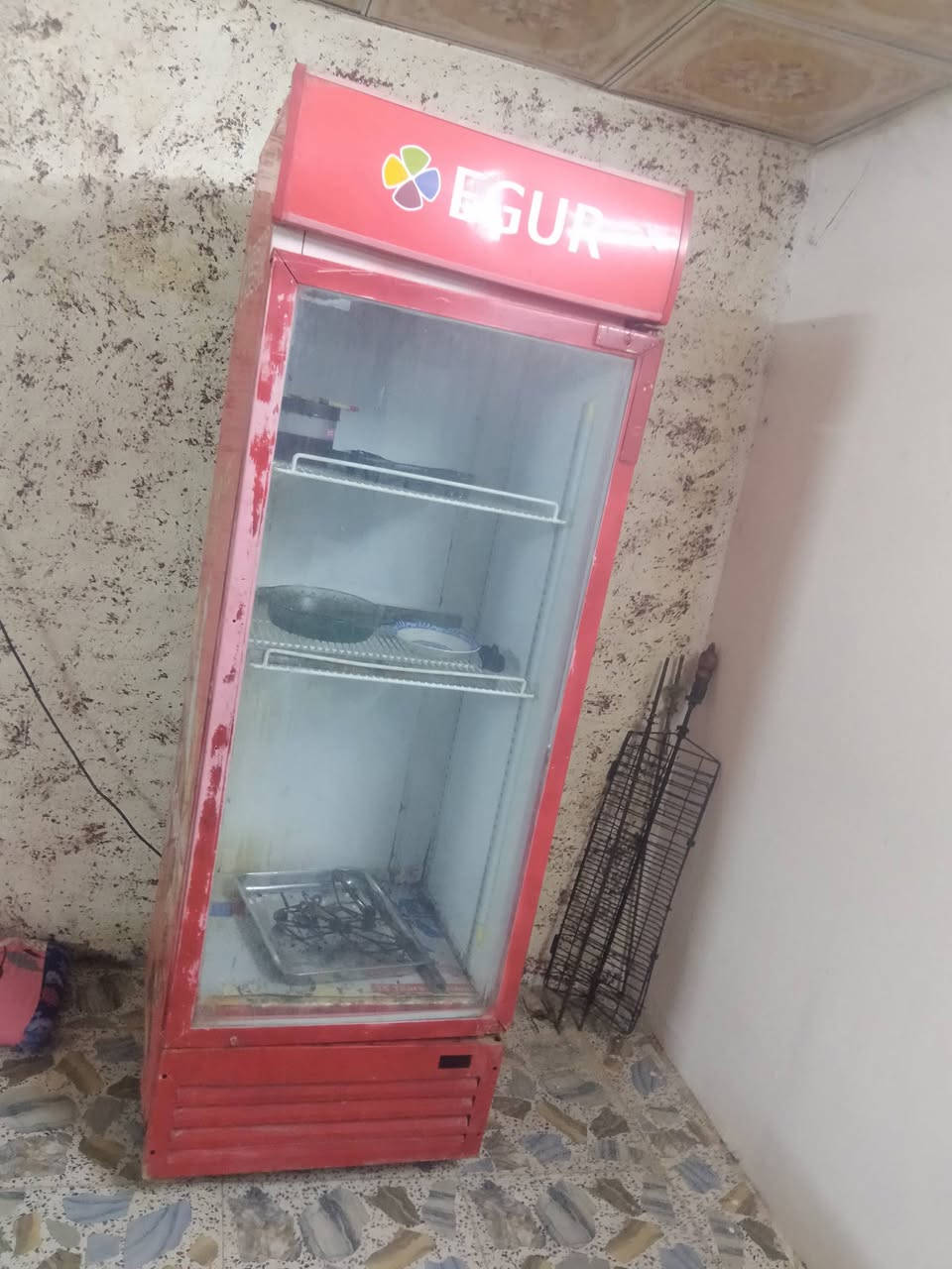 للبيع غراض مطعم كامله ونضيفه للبيع
***********
