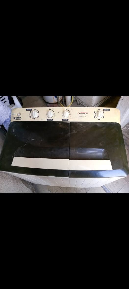 ***********
دوشك نفر ونص نضيف 75وبي مجال غساله 100وبيهه مجال مكنسه كهربائيه 60عنوان كراده مريم
