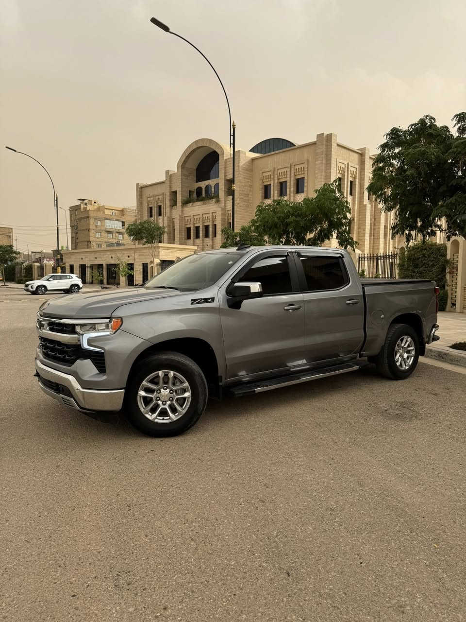 سلام عليكم 
للبيع شوفرليت سلفرادو 2024
Chevrolet silverdo  Z71 lt
V8 5.3
سيارة كلش حلوه ونضيفه حادث خفيف بدون ايرباك صور 
ماشية 26 الف 
الحادث مرفقه بالمنشور
مواصفات
داخل تاهو  
شاشه 
كاميرا 
رادار امامي 
شفتات ستيرن
بصمة 
مكان السيارة بابل المسيب او كربلاء 
مكلف بالنشر 
للاستفسار  ***********
