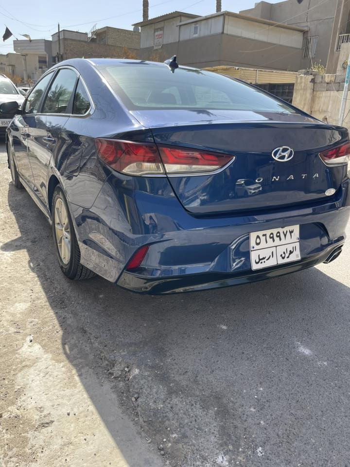 السلام عليكم
سوناتا امريكي ٢٠١٨ موصفات اعتيادية اظافة الى رادارات جانبية وتدفئة كشنات وشاشة جبيرة بلادي مكينة كير كهربائيات مابيها مشكلة وما مفتوحة ماشية ١٠٠  تقريباً كيلو مو ميل حادثها موجود بالصور جداً بسيط وسطحي طرف البنيد والجاملغ وشط وطرف الباب شوف صورة الحادث واحكم ومن اخذتها جاي بيها كلير من امريكا قطعة ال هي الجاملغ الثاني فقط السونار منشور  ويه الصور
زلغات وهل سوالف مال استخدام اكيد بيها طبيعي مال شارع السيارة استخدام شخصي صارلها اكثر من سنة عندي 
كاتب كل التفاصيل مضام شي اذا تعجبك اهلا وسهلا  متعجبك ان شاء الله تلكة الاحسن
مكاني بغداد مجمع بوابة الكاظمية او بالرصافة الصبح
رقم اربيل القديم باسم شركة تحويل او وكالة براحتك سعرها ١٢٤ ورقة رقمي ***********
