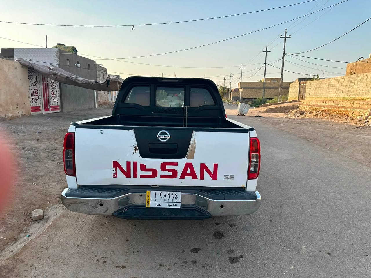 مراوس + فرق
نيفارا ٢٠١٢ كير عادي محركها الاصلي مجفت جديد 
خير من الله قطره وحده ماينقص تبريدها منضومه كامله فقط كمبريسر نقص سياره مكفوله من ضربه مداور ثاني يوم مراوس شعندك سياره نزل. 
واتساب ***********

