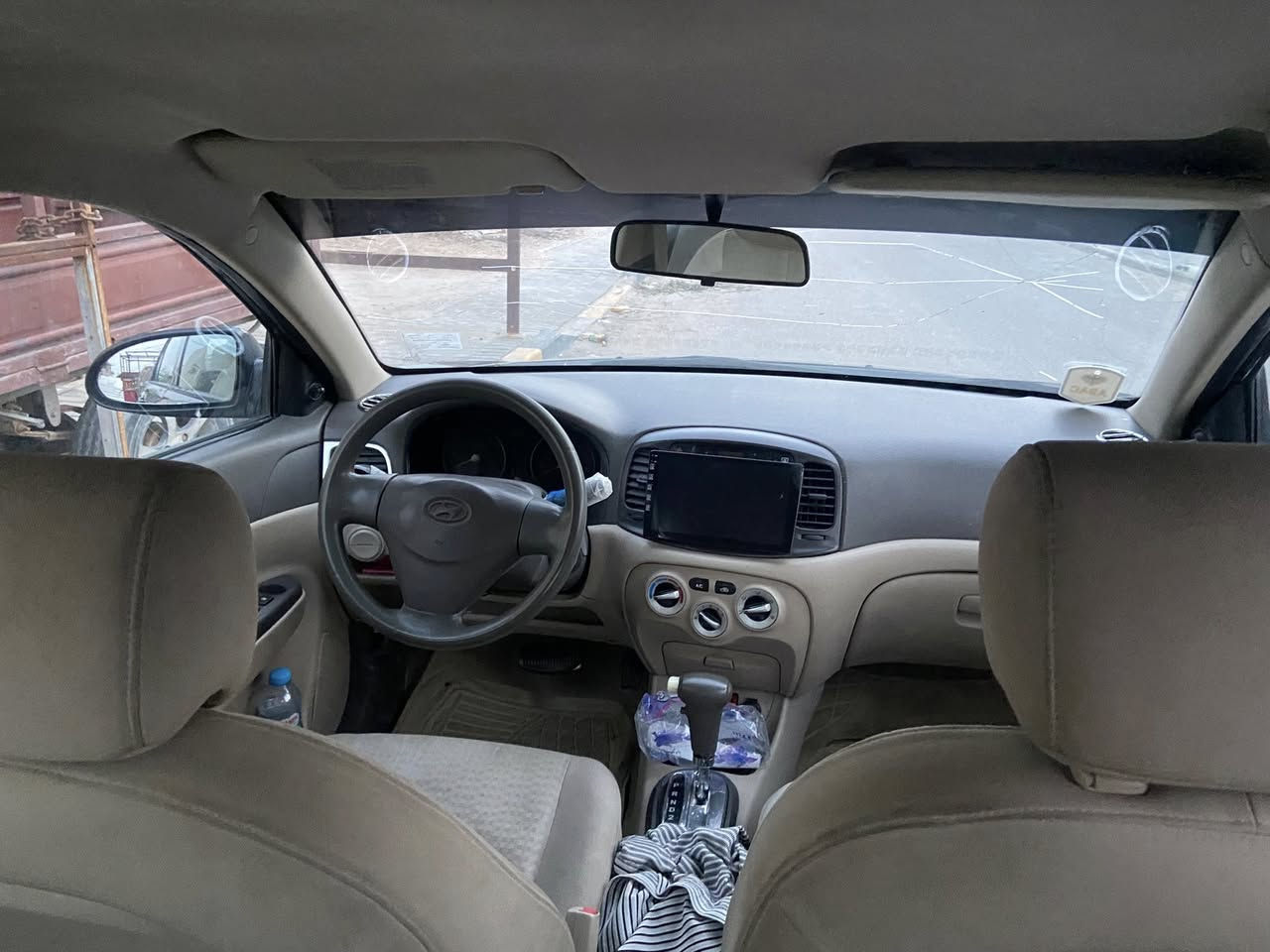 سيارة اكسنت موديل ٢٠٠٩ مكينه كير تبريد السيارة جاهزه لاايتات زنون شاشه وكامره سنويه لل ٢٠٢٧ صبغ جماليه باب ومدكل فقط والباقي كفاله السعر ٨٥ وبيها مجال الرقم  ***********
