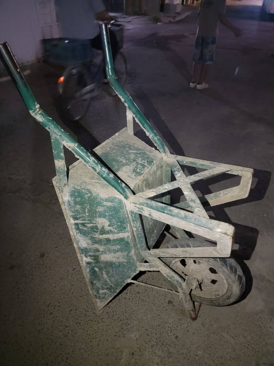 عربانه عمالة حجم ثقييل مو هاي الخفيفة شبهه جديدة  البياع الاولى ***********
