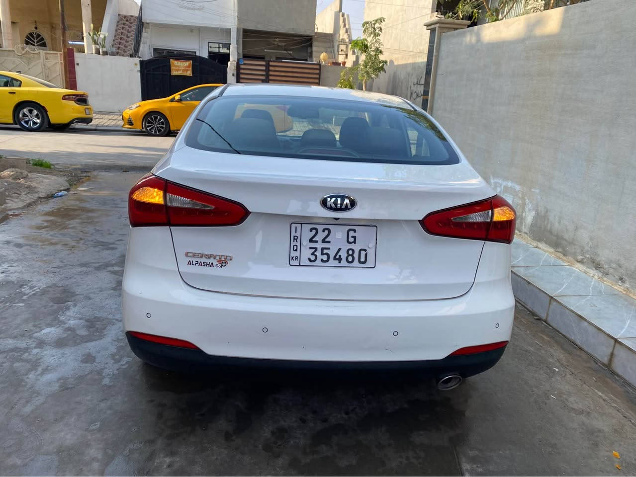 السلام عليكم 
للبيع سيراتو 2014
محرك 16مامفتوح
رقم اربيل باسمي سنويه هزه فحص كله جديد قبل ٣اشهر تقريبا سرط التحويل
السياره بدون حادث كلين بيها ملاحظات جدا بسيطه ومنزل السونار مالتها 
مكانها كركوك 
السعر 120مجال بسيط 
رقم الموبايل *********** متوفر واتس اب 
شراي خابر وتدلل كركوك, العراق
