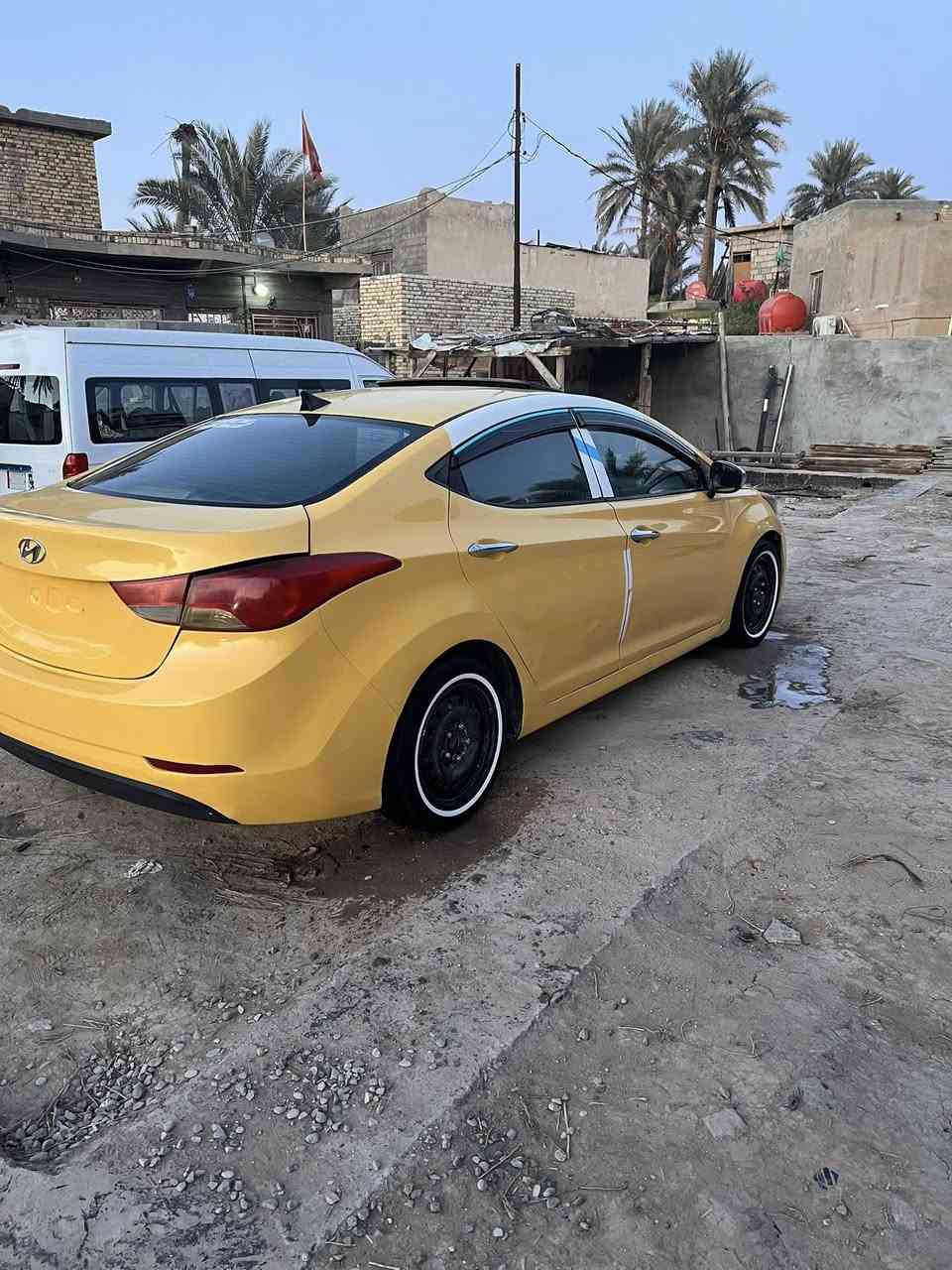 سلام عليكم لنتره مديل ١٣ سياره جاهزه من كلشي أمريكيه بيه جاملغ خلفي سعر ٨٧ويبه مجال مكان طوريج بيع ومراوس تصال فقط ***********
