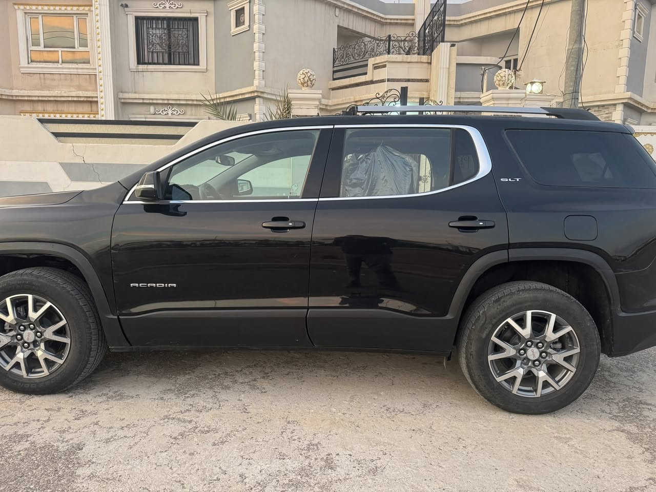 جي ام سي اكاديا 2023 SLT
(جميع الايرباكات سليمه) 
رقم بغداد الجديد ب اسمي 
فول مواصفات عدا الفتحة  
الحادث
باب الصندوق مبدل وجاملغ امامي جهة السايق مبدل +( صبغ بنيد  و جاملغ خلفي ايمن) 
يعني اربع قطع بيها اثنين تبديل واثنين صبغ
 بدون دواخل (شواصي ولغود مكفوله وجميع الايرباكات سليمه  )
المواصفات 
‏‎٧ راكب - ٣ قطع تبريد - داخل اسود 
كشنات جلد - تشغيل عن بعد
نقاط عمياء - رادارات امامي خلفي جانبي - 
صندوق كهرباء ( ويفتح بالرجل ايضا ) - سستم صوت (bose) - داتا شو - تدفئة كشنات - كشنات كهرباء
‏‎تحديد مسار - حساسات امامي وخلفي - اوتو ستوب - توقف ذاتي عند الاقتراب من السيارات - قفل تلقائي - مراية تعتيم ذاتي + اشاير  - سايد بريك بصمة - فول تحكمات ستيرن - اضاءة العالي اوتو - منظومة زنون بلادي -اربع وضعيات قياده    
‏‎وبعد بيها هواااي مواصفات 

محرك ٢٠٠٠ توربو (اقتصادي وسريع)
ماشية 11 الف ميل بعدها السيارة جديده ومماشيه 
السعر : (210) وبيها مجال بسيط
‏‎السيارة جديدة بمعنى الكلمة وبالواقع بعد احلى وجاهزة 
بدون اي نقص وكل التفاصيل مذكورة بالكامل 
اي استفسار هذا رقمي 
***********
