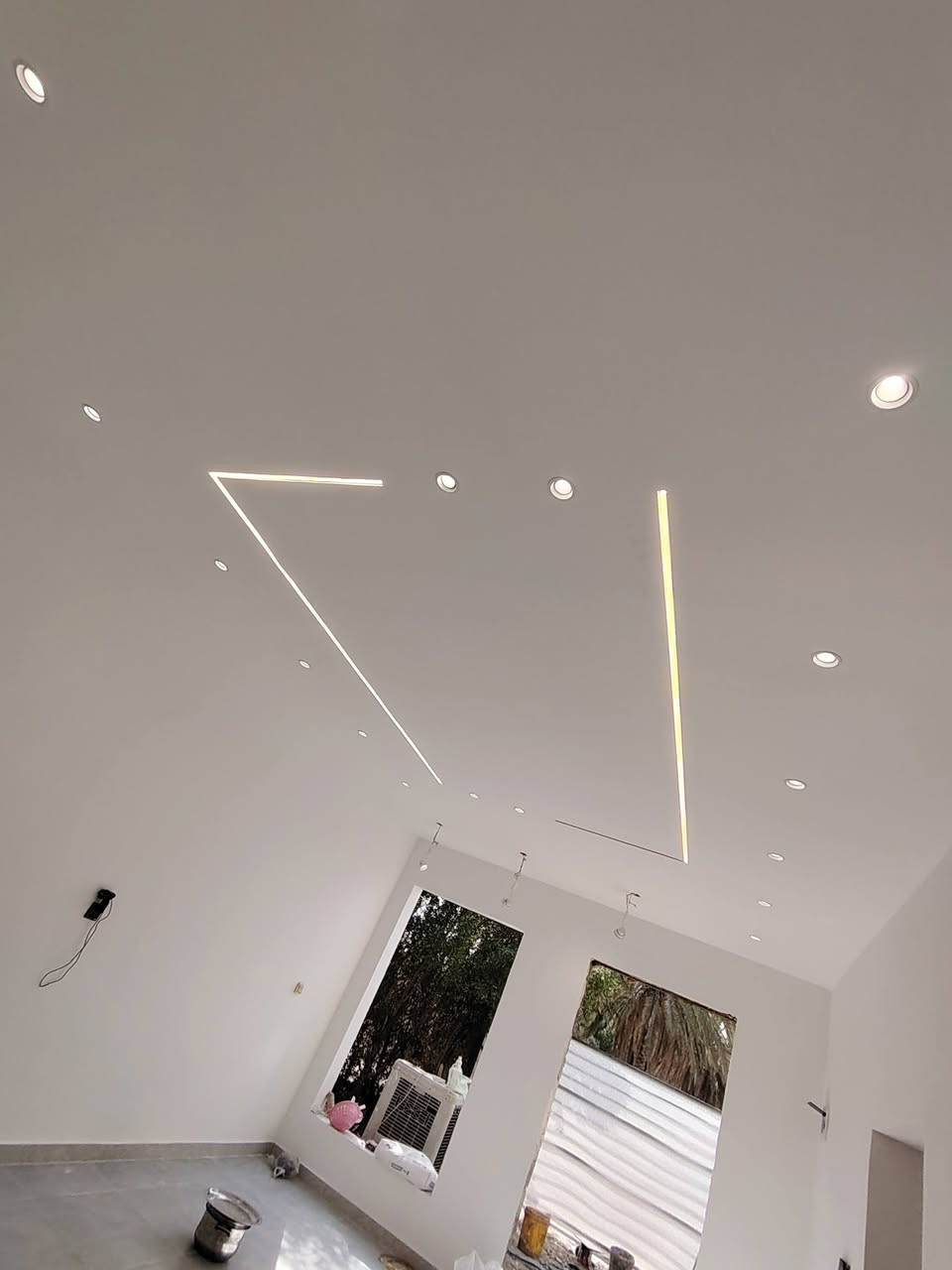 سلام عليكم خلفه ديكورات جبسن بورد سقف ثانوي صبغ شغل درجه أولى استفسار على رقم ***********
