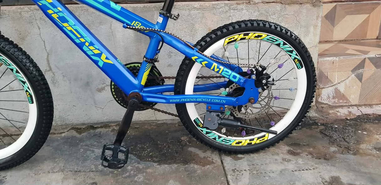 ئەم پاسکیلە بۆ فرۆشتن قیاسی ۲٠ ییە 
 زۆر زۆر تازەو جوانە حسابکە لۆکە ۷ گێڕە ئیستۆپی دیسکە ماشەی دەبڵە تایەی تازەیە هەموو گیانی بەشەرت هیچ عەیبێکی نییە   لۆک لۆکە نمونەیە 
سلێمانی بەکرەجۆ   گەیاندنم نیە 
*********** 
***********
