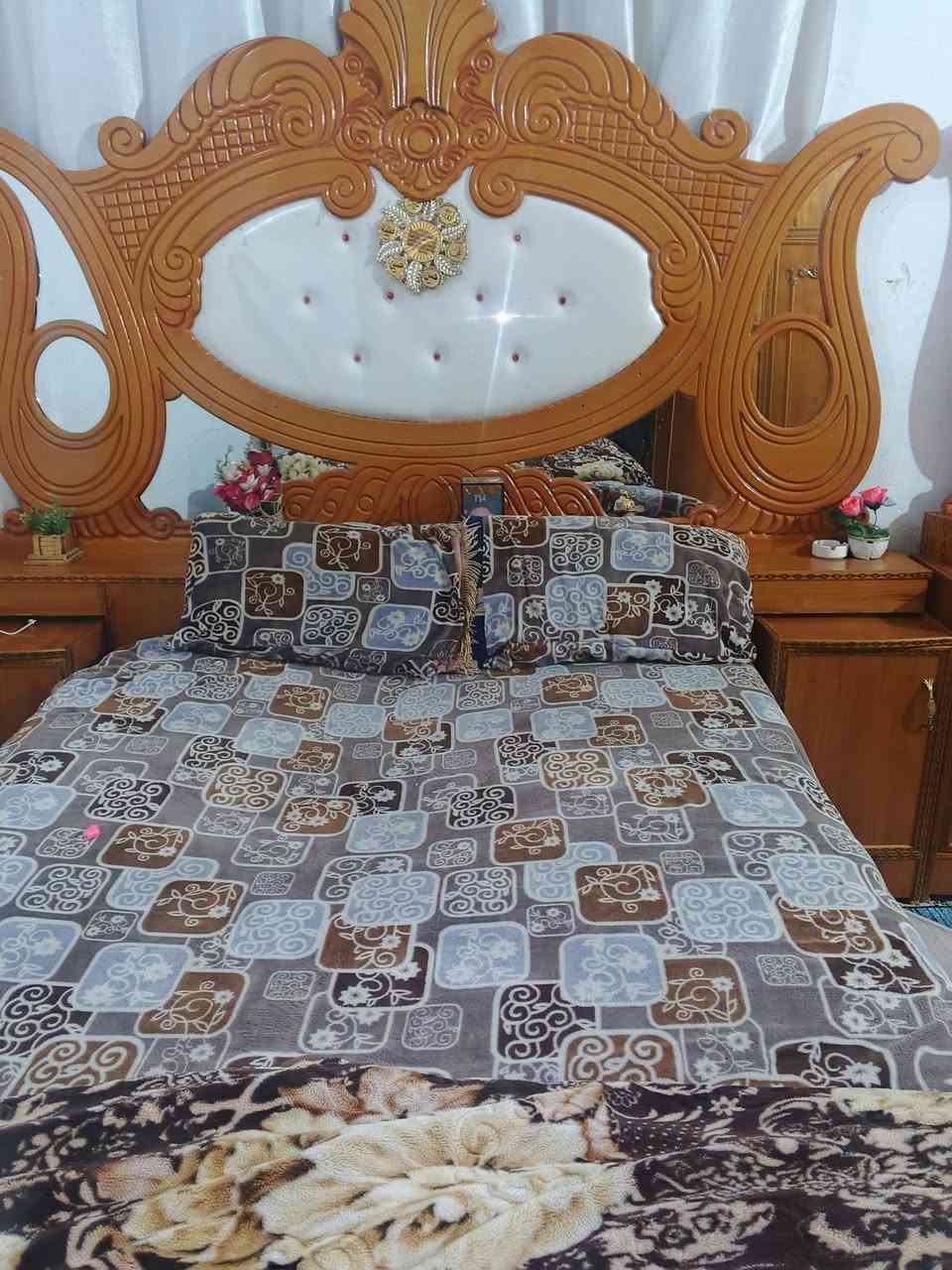 غرفه البيع بغداد النهوران قرب محطة للوقود شارع المحطه ب ٨٠٠وبيه مجال ونتصال ع الرقم ***********
