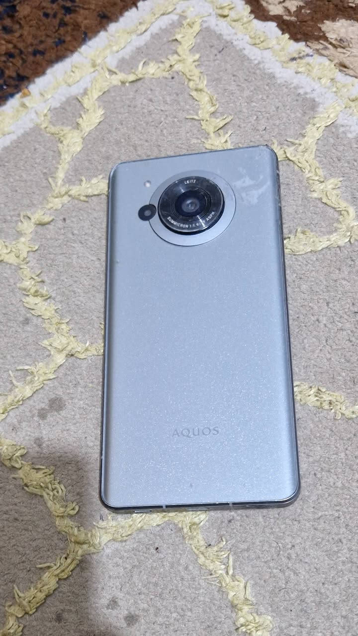 جهاز شارب R7 ذاكرة ٢٥٦ بس السيم كارت واكف السعر ١٠٠ ألف قفل *********** شراي اتصل مكاني بغداد
