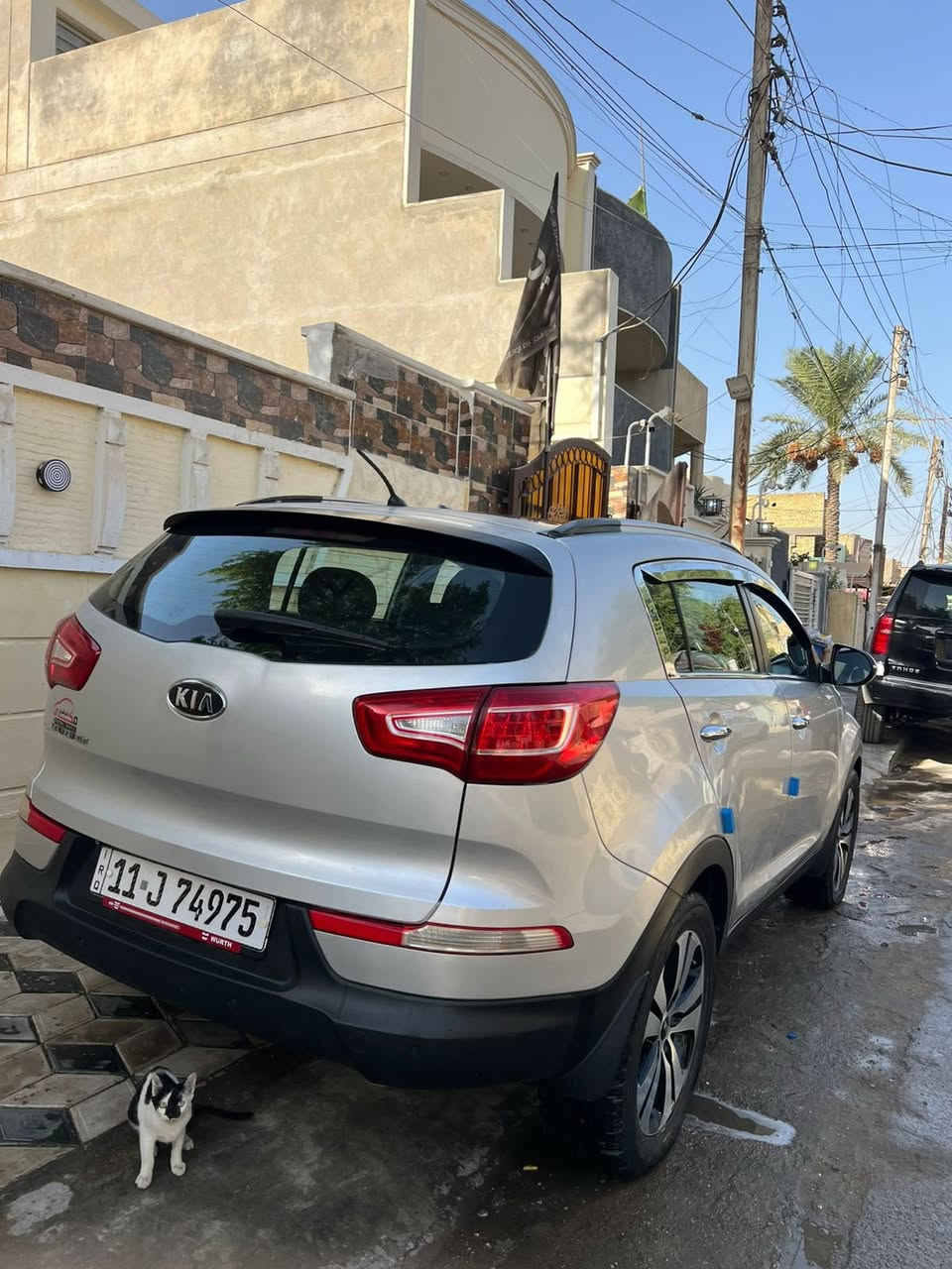 سبورتج موديل ٢٠ امريكي ماشيه ٩٠ سياره بيها جاملغ تبديل ونص الباب صبغ مكينه كير صدر تبريد خير من الله سياره حلوه وجاهزه من كلشي سعرها١٤٥
***********
