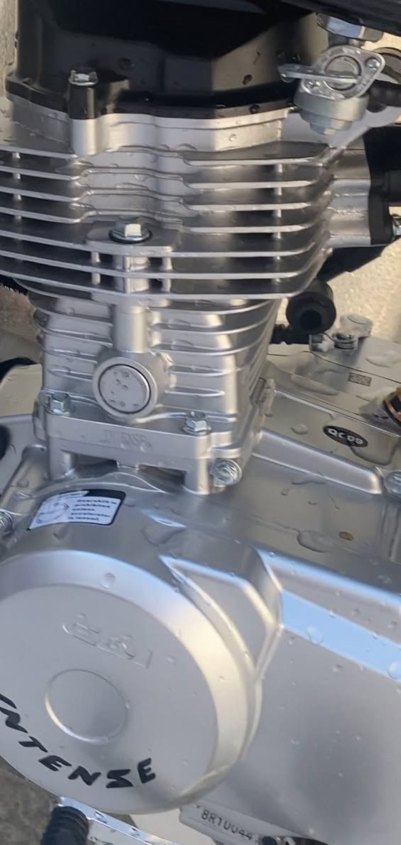 سلام عليكم دراجه انتنس للبيع محرك مشدود قبل 3 اشهر دراجه معمره وغراض كله 25 دراجه نضيفه وكامله ماناقصها شي فصله نفس 
كامله من كلشي 
السعر 600 وبيها مجال
العنون تنومه 
واتساب 
***********
